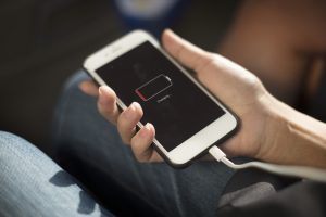 sostituzione-batteria-telefono-cellularre-smartphone-pc-mac-imac-macbook-pro-apple-desenzano-del-garda-brescia-moniga-manerba-sirmione-montichiari-peschiera-padenghe-castiglione-lonato