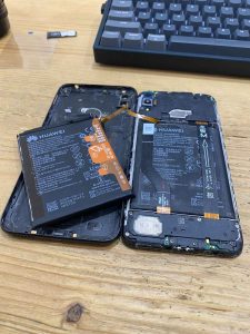 sostituzione-batteria-riparazione-telefoni-iphone-cellulari-desenzano-del-garda