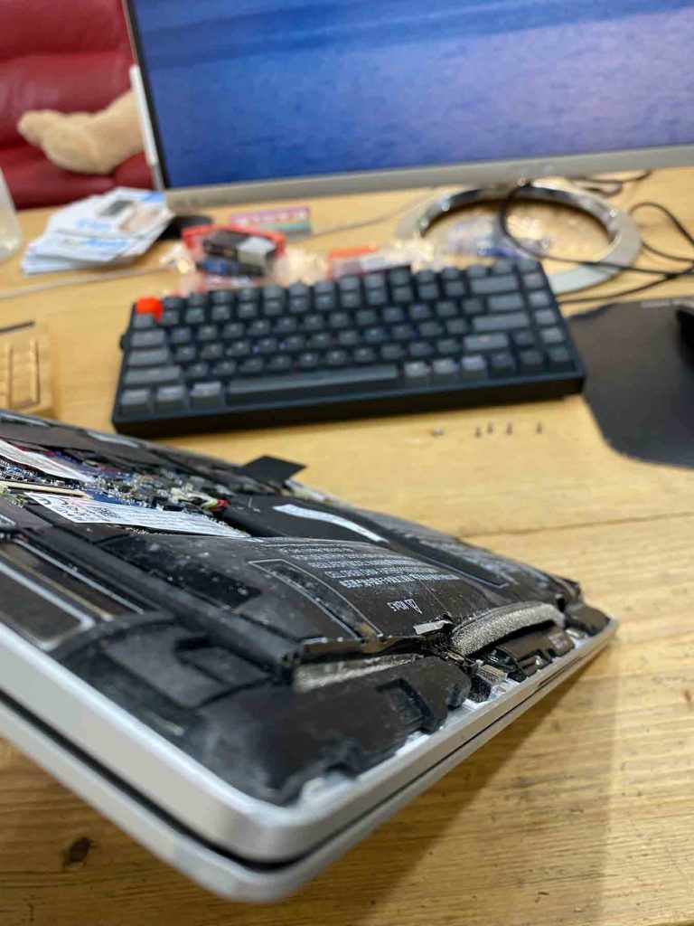 sostituzione batteria notebook pc portatile riparazione computer desenzano